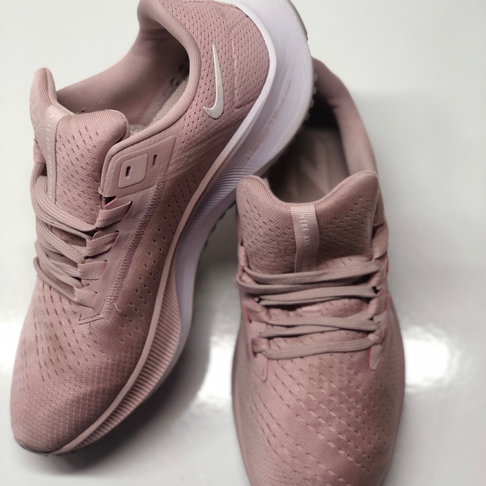 Nike Air Zoom Pegasus 83